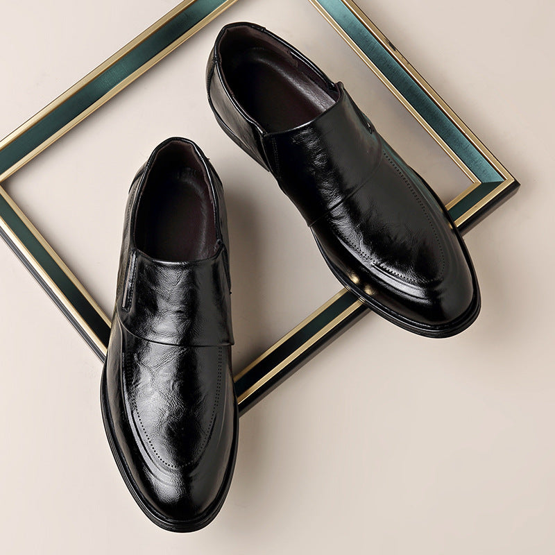 Zapatos de cuero para hombre de punta afilada y suela blanda