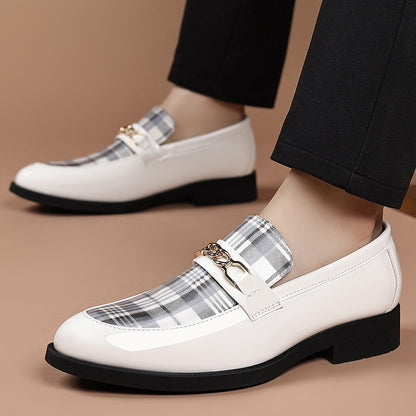 Nuevos zapatos casuales de charol brillante en tallas grandes