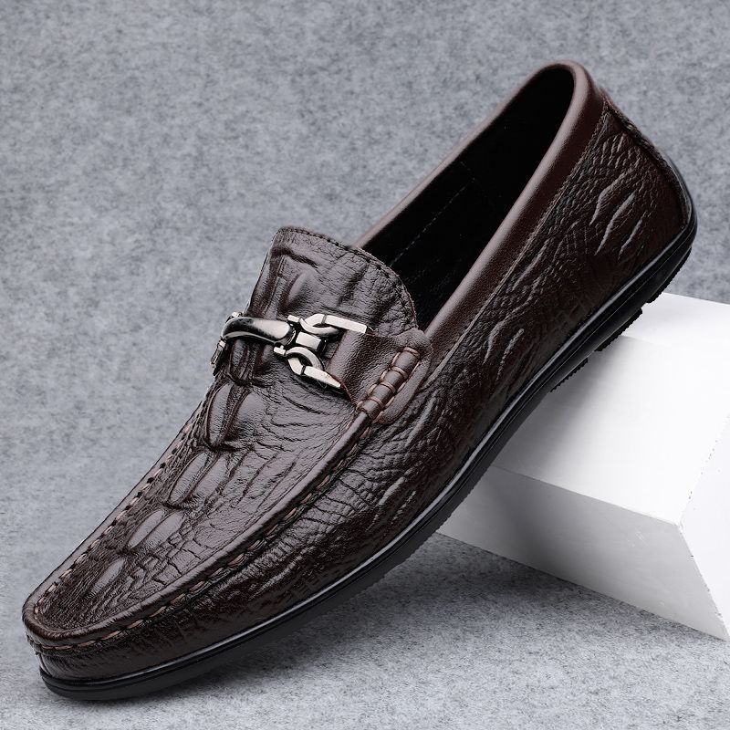 Zapatos de cuero texturizado con grano de cocodrilo