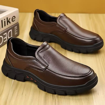 🐂Cuero🐂Zapatos casuales de piel con punta redonda y diseño de tres flechas.