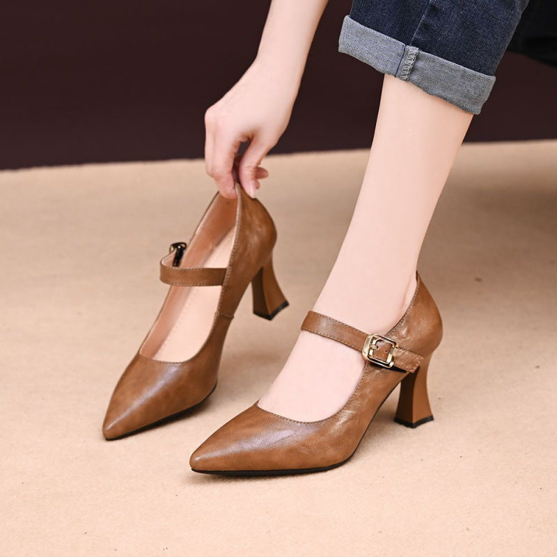 Zapatos de cuero con punta de boca poco profunda y talón grueso