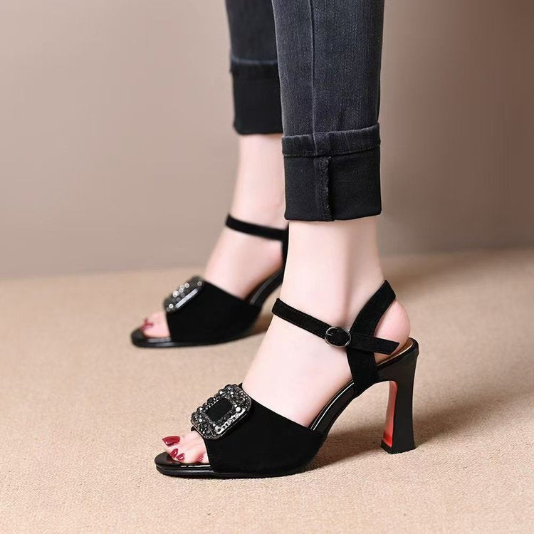 Sandalias de mujer con punta cuadrada