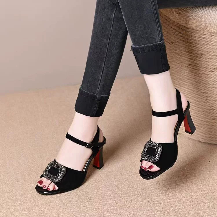 Sandalias de mujer con punta cuadrada