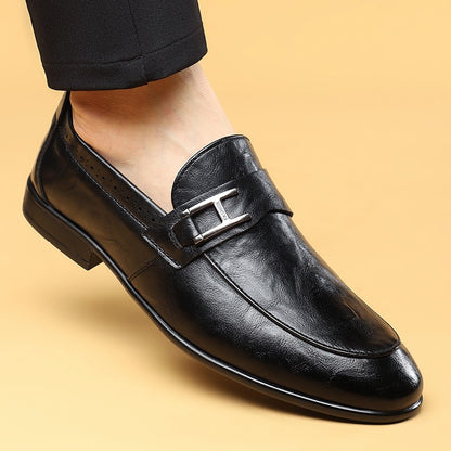 Zapatos de cuero para hombre de suela y empeine suaves, con textura granulada a mano