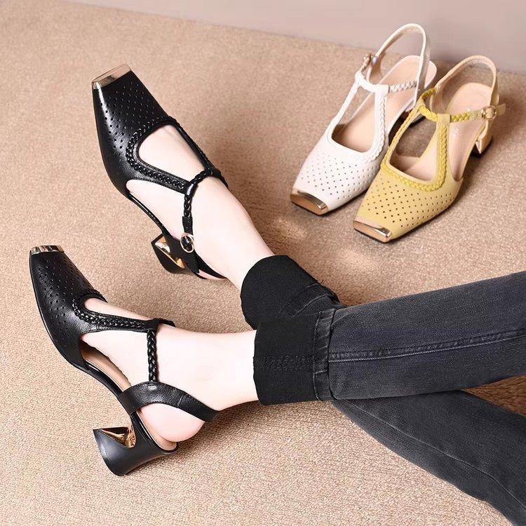 Sandalias cerradas de estilo francés para mujer