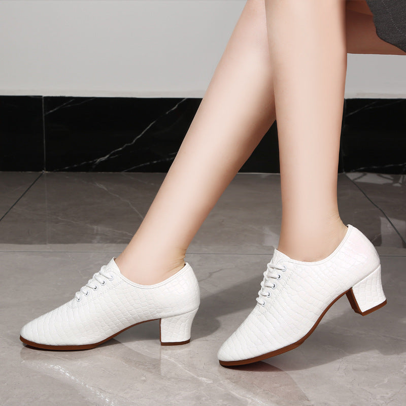 (patron de cocodrilo) tacones altos