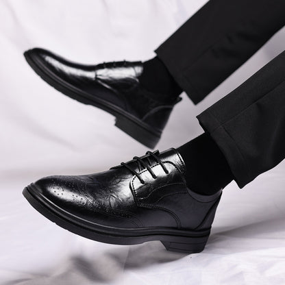 Zapatos casuales de cuero perforado estilo británico para hombre