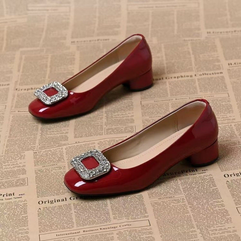 Zapatos de cuero vintage con pedrería para mujer