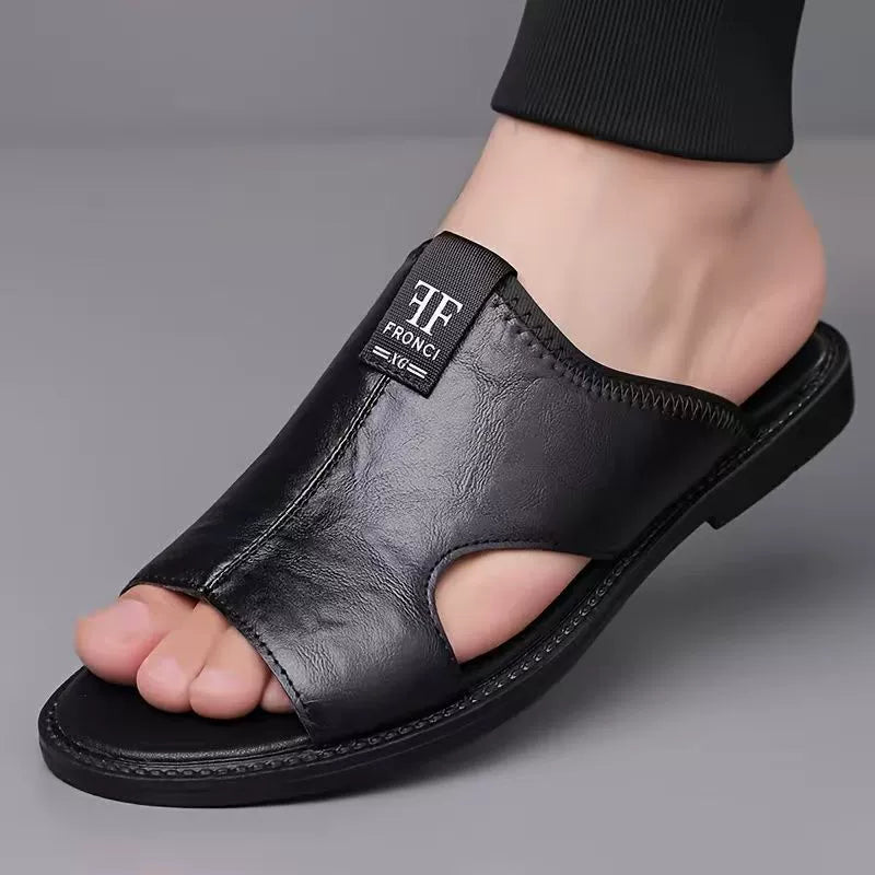 Sandalias de cuero estilo romano con recortes