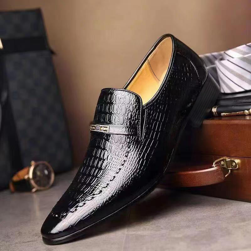 Zapatos de hombre de piel con grabado de cocodrilo
