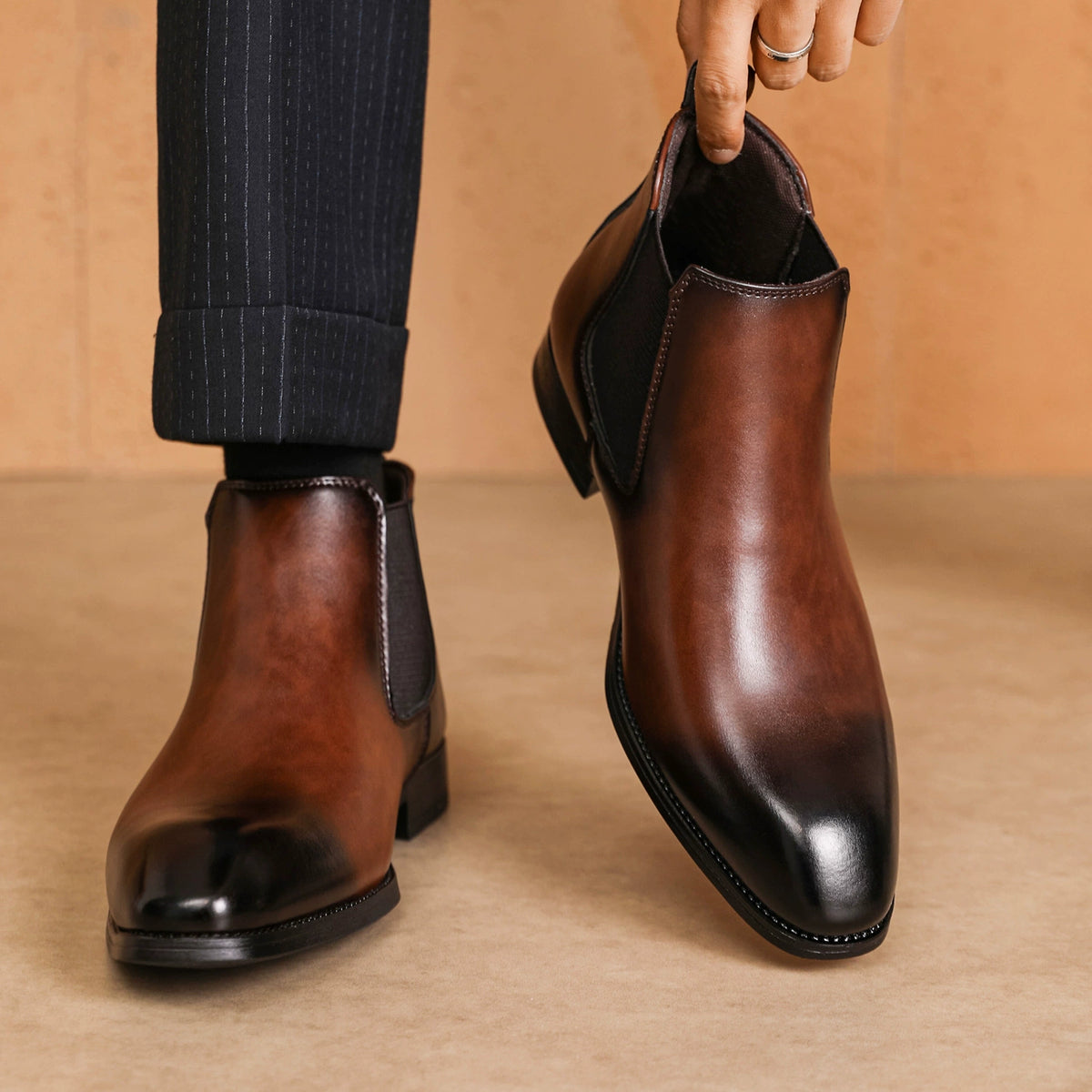 Botas de cuero con punta cuadrada para hombre