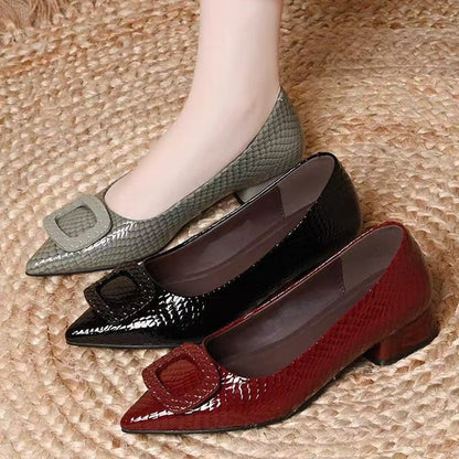 Zapatos de piel de corte bajo con hebilla cuadrada para mujer