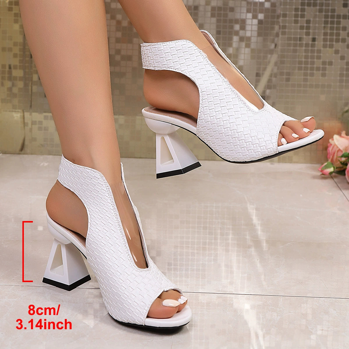 Sandalias de mujer de piel suave con puntera abierta