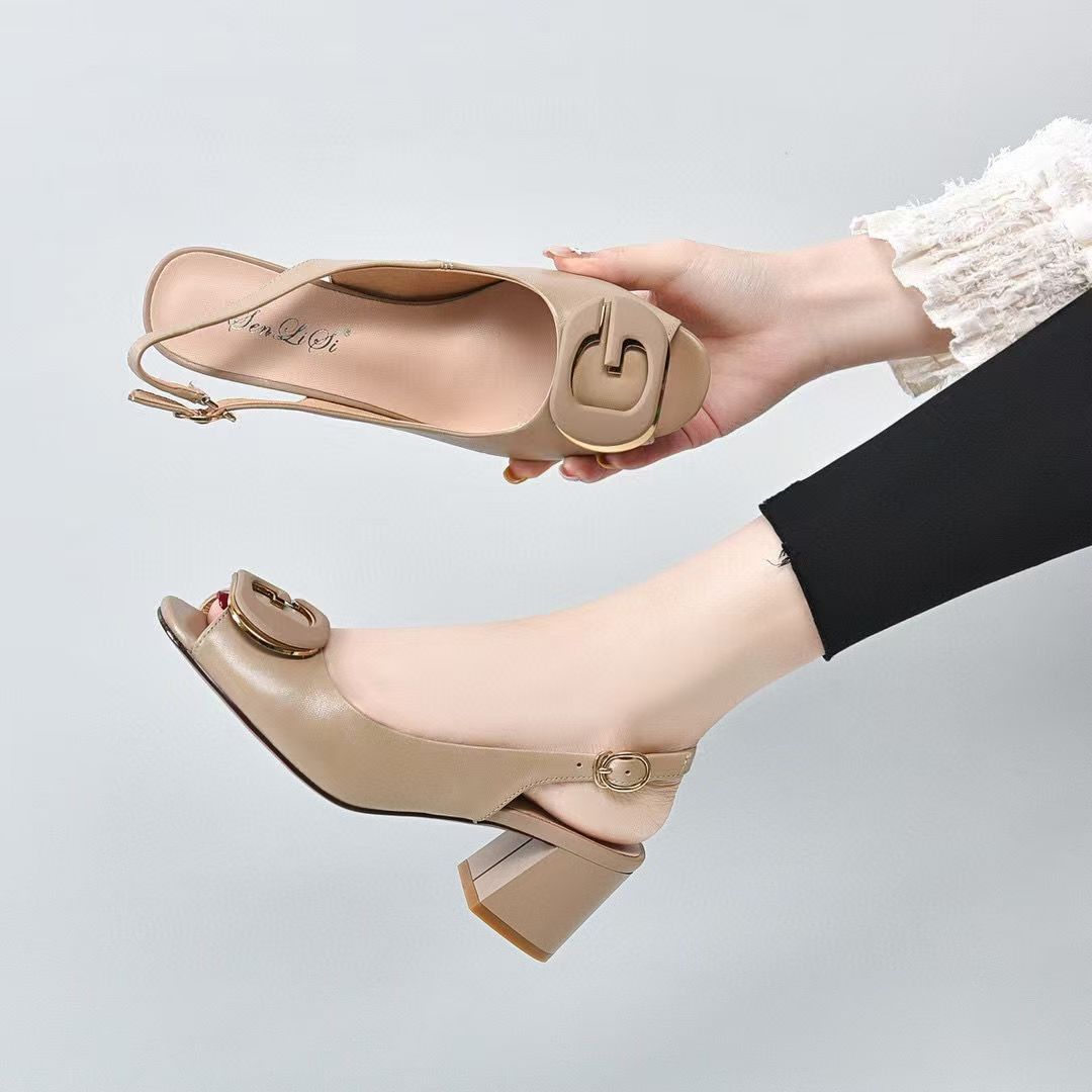 Sandalias de mujer de piel suave con una sola tira