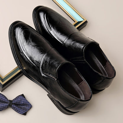 Zapatos de cuero para hombre de punta afilada y suela blanda
