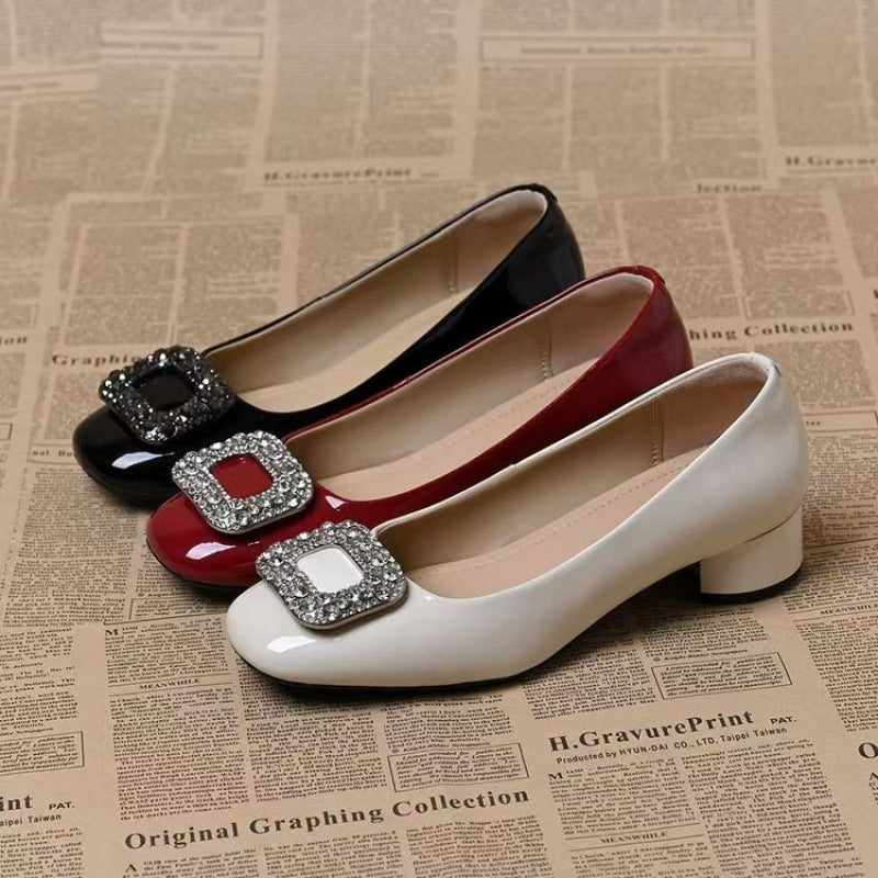 Zapatos de cuero vintage con pedrería para mujer
