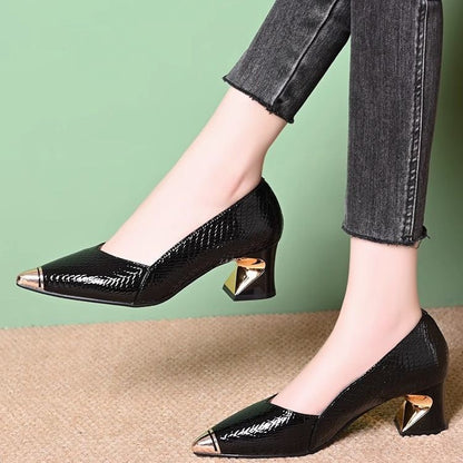 Zapatos de mujer de charol con tacón de bloque