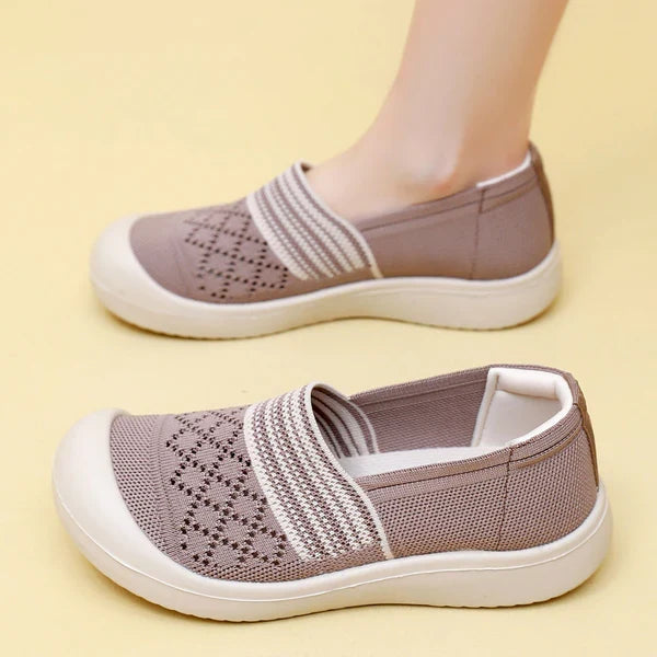 Zapatos casuales calados y transpirables, antideslizantes y resistentes al desgaste, suela blanda y cómoda