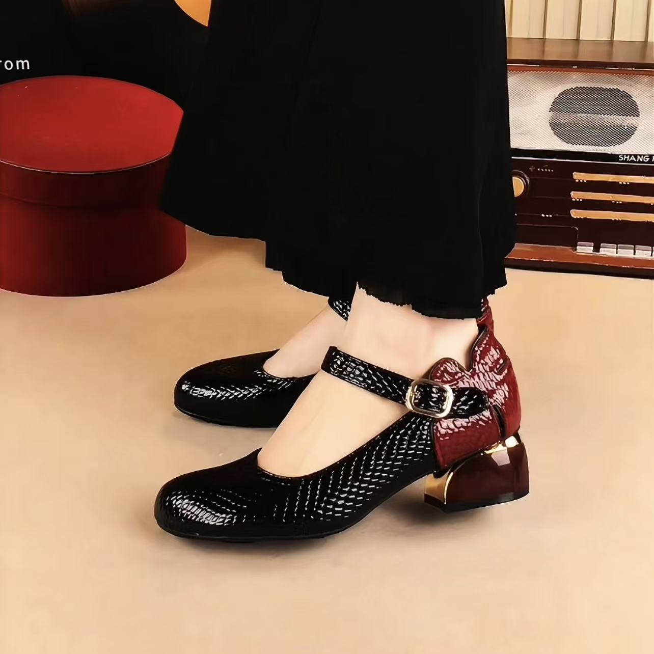 Zapatos de mujer de piel suave con puntera redonda