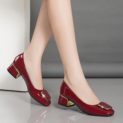 Zapatos sencillos de mujer con suela blanda