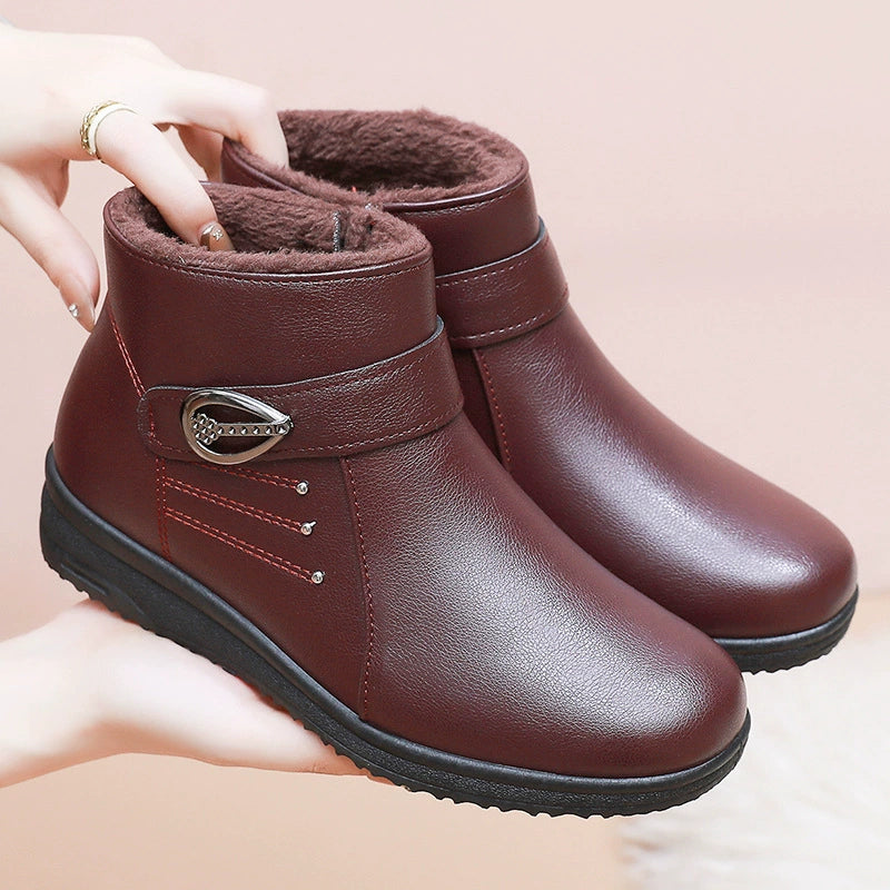 Botines de mujer con suela blanda y forro polar.