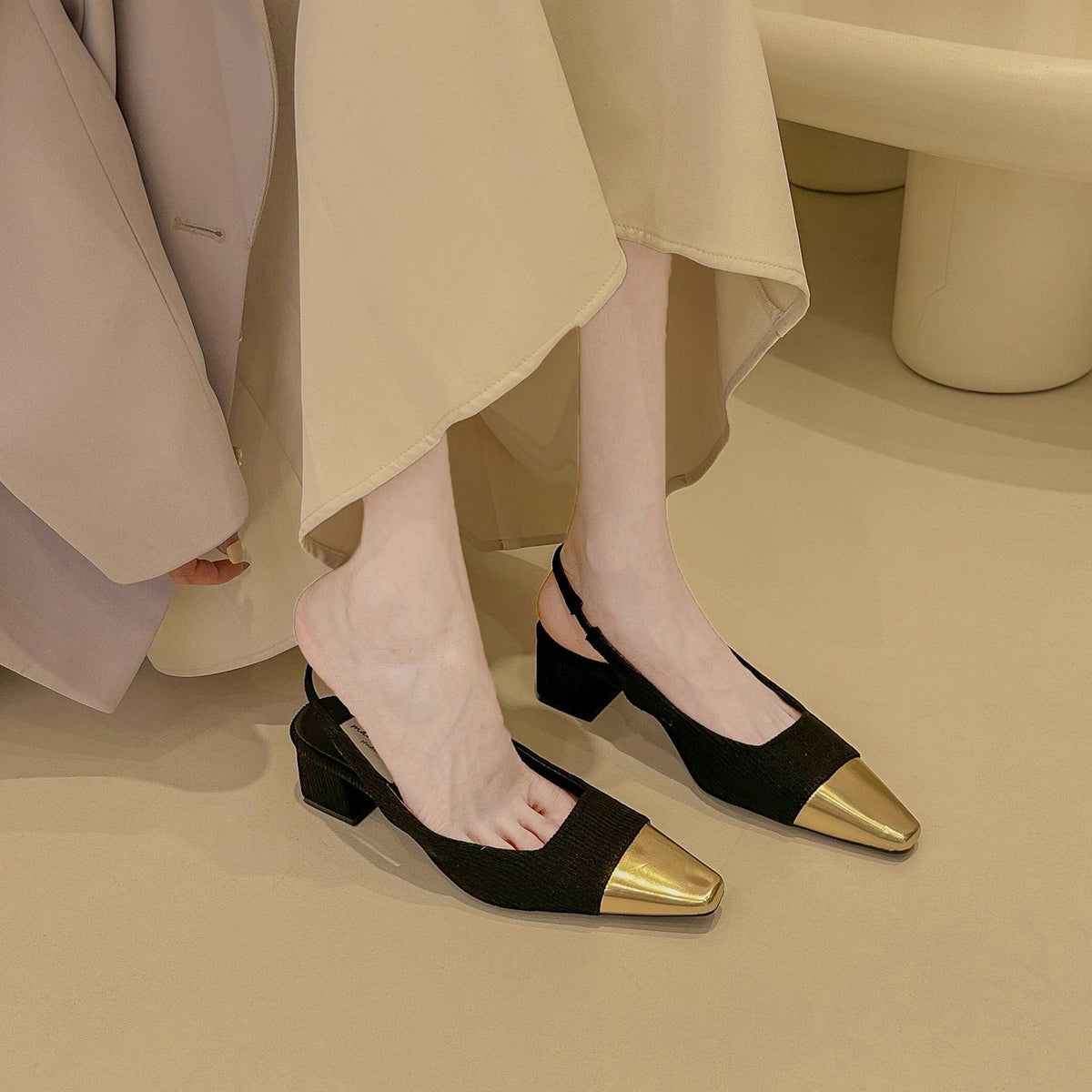 (cabeza dorada) tacones altos