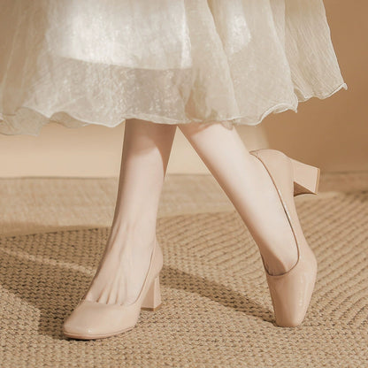 Zapatos de tacón alto de charol nude estilo francés