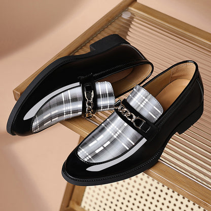 Nuevos zapatos casuales de charol brillante en tallas grandes