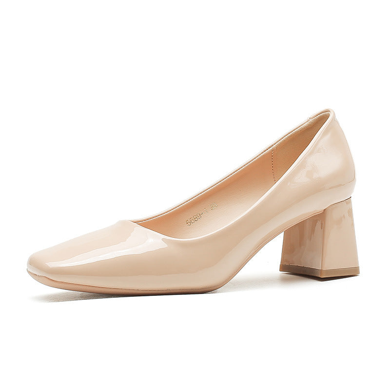 Zapatos de tacón alto de charol nude estilo francés